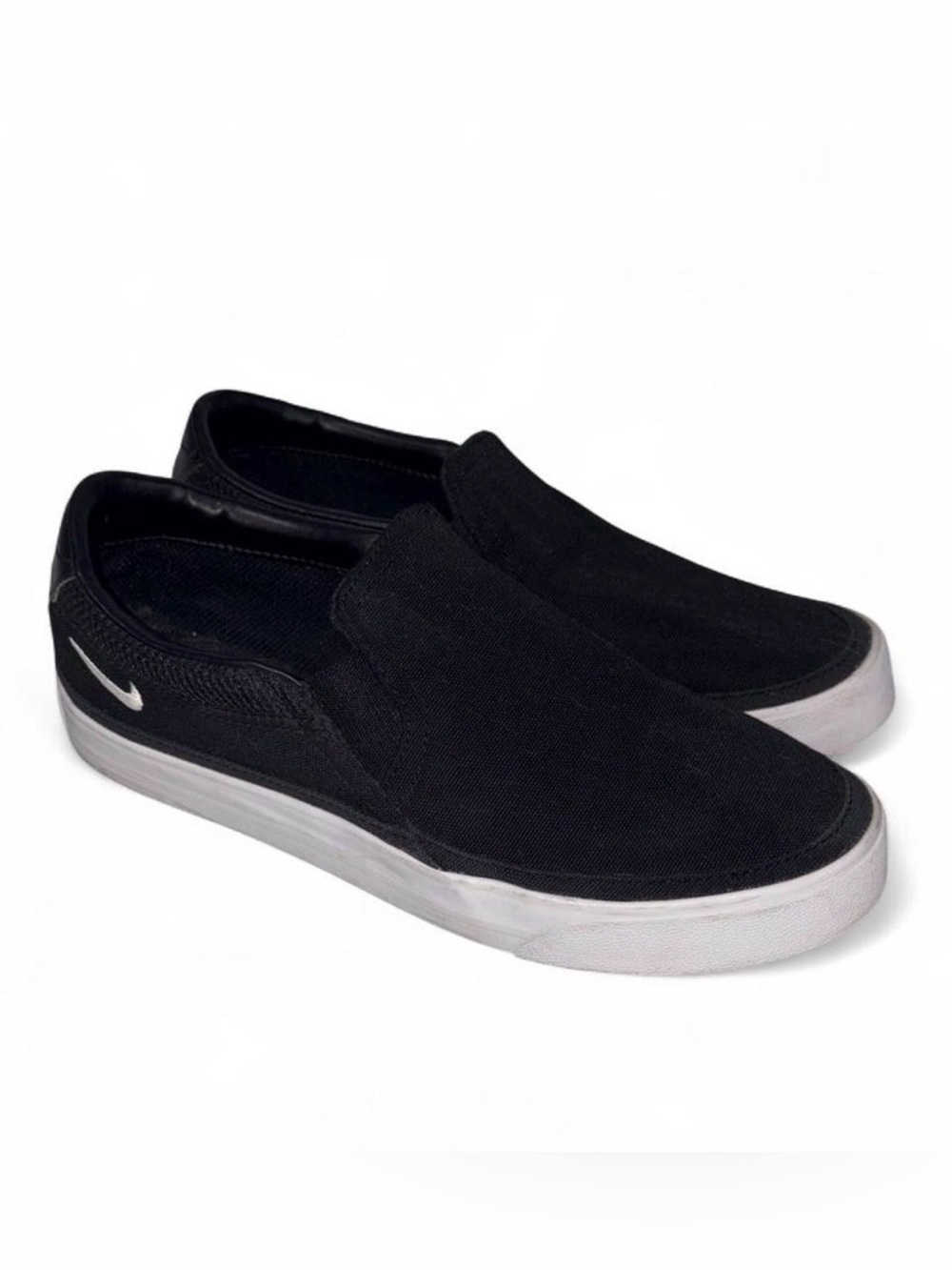Nike women’s Black Slip-On Canvas Sneakers size 7.5